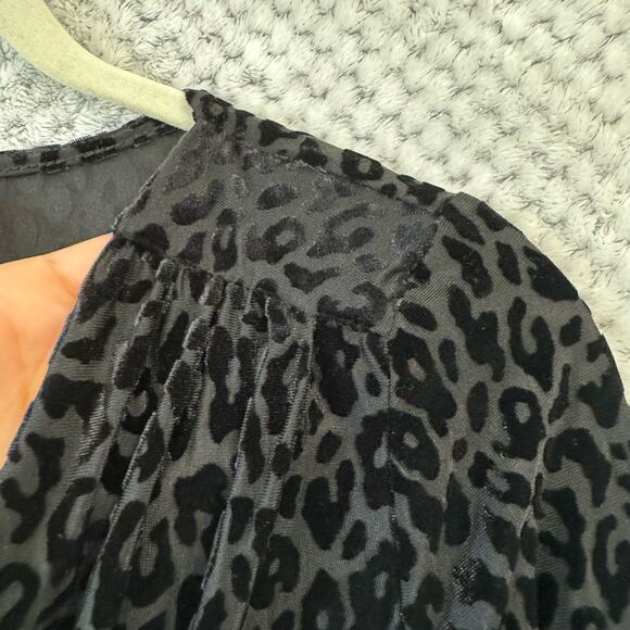 Express Top XS Black Leopard Burn Out Velvet Bodysuit Plunge V-Neck Bodysuit - Picture 4 of 11